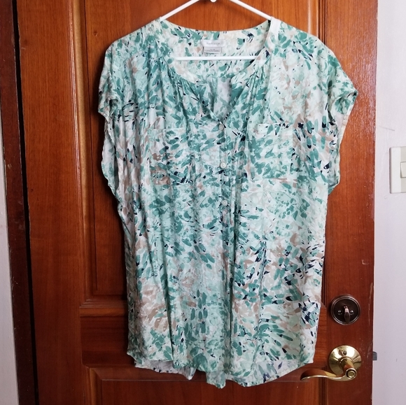 Green Van Heusen Blouse - Picture 1 of 6